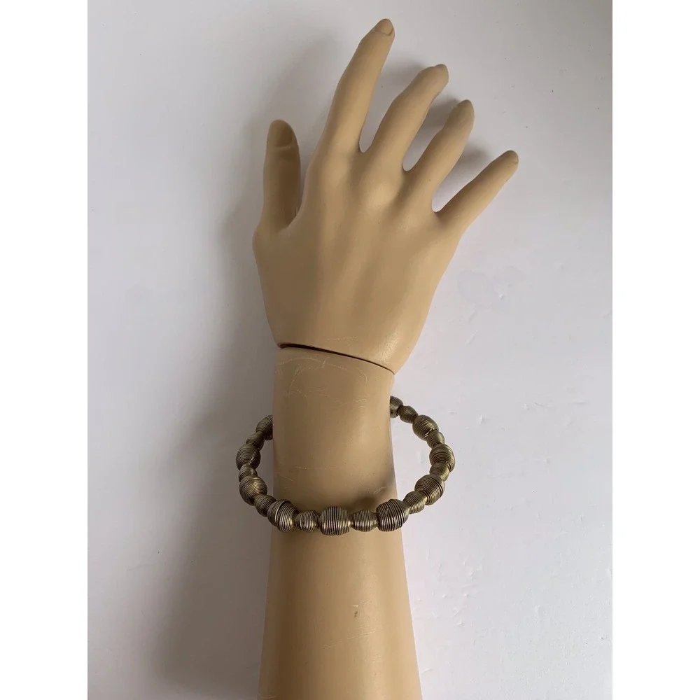 Bracelet Gold Brass Tone‎ Delicate Vintage Small Round Design Accents Bangle